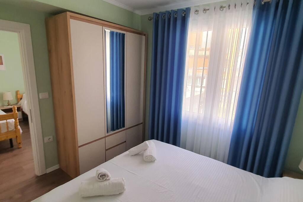 Center Apartment Tirana Bagian luar foto