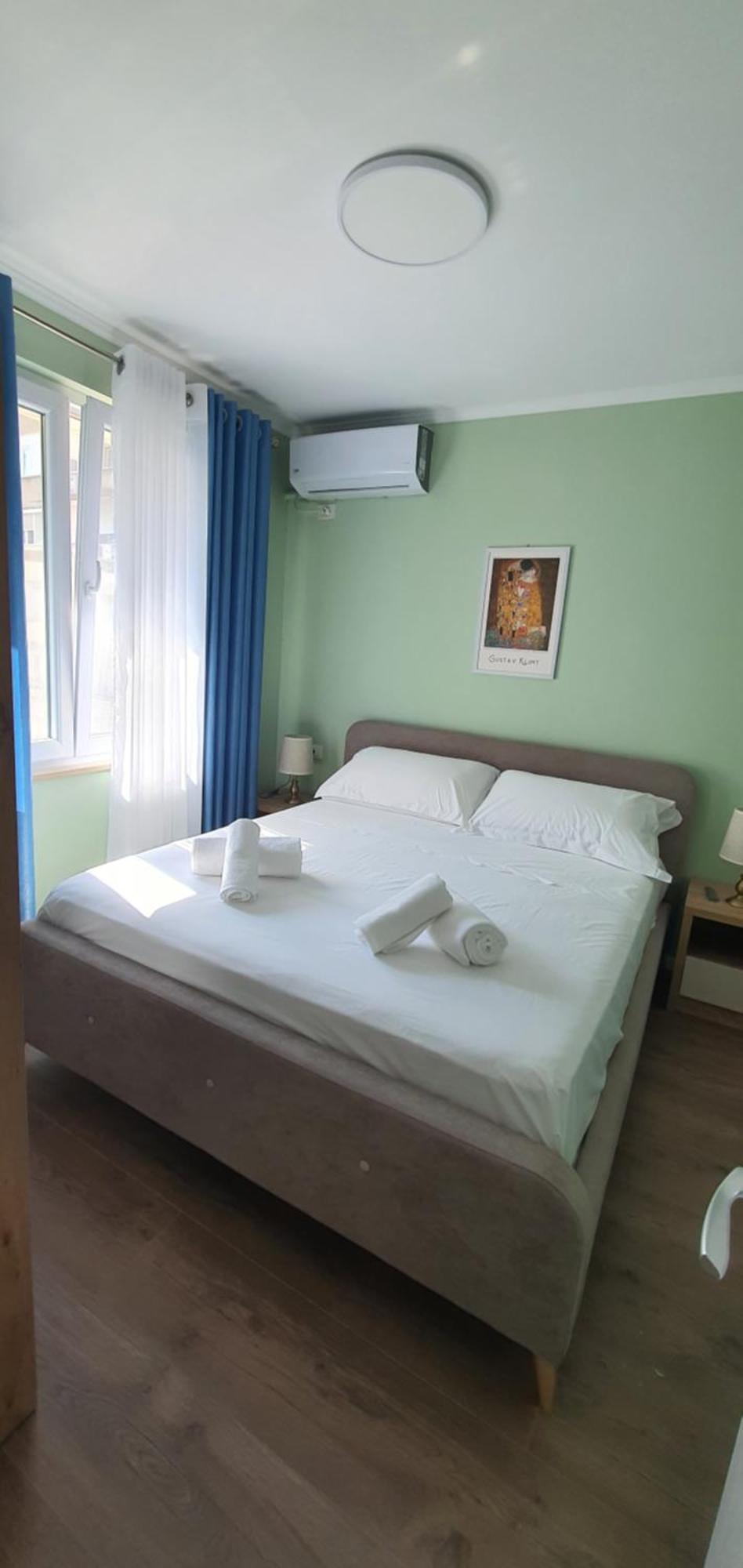 Center Apartment Tirana Bagian luar foto